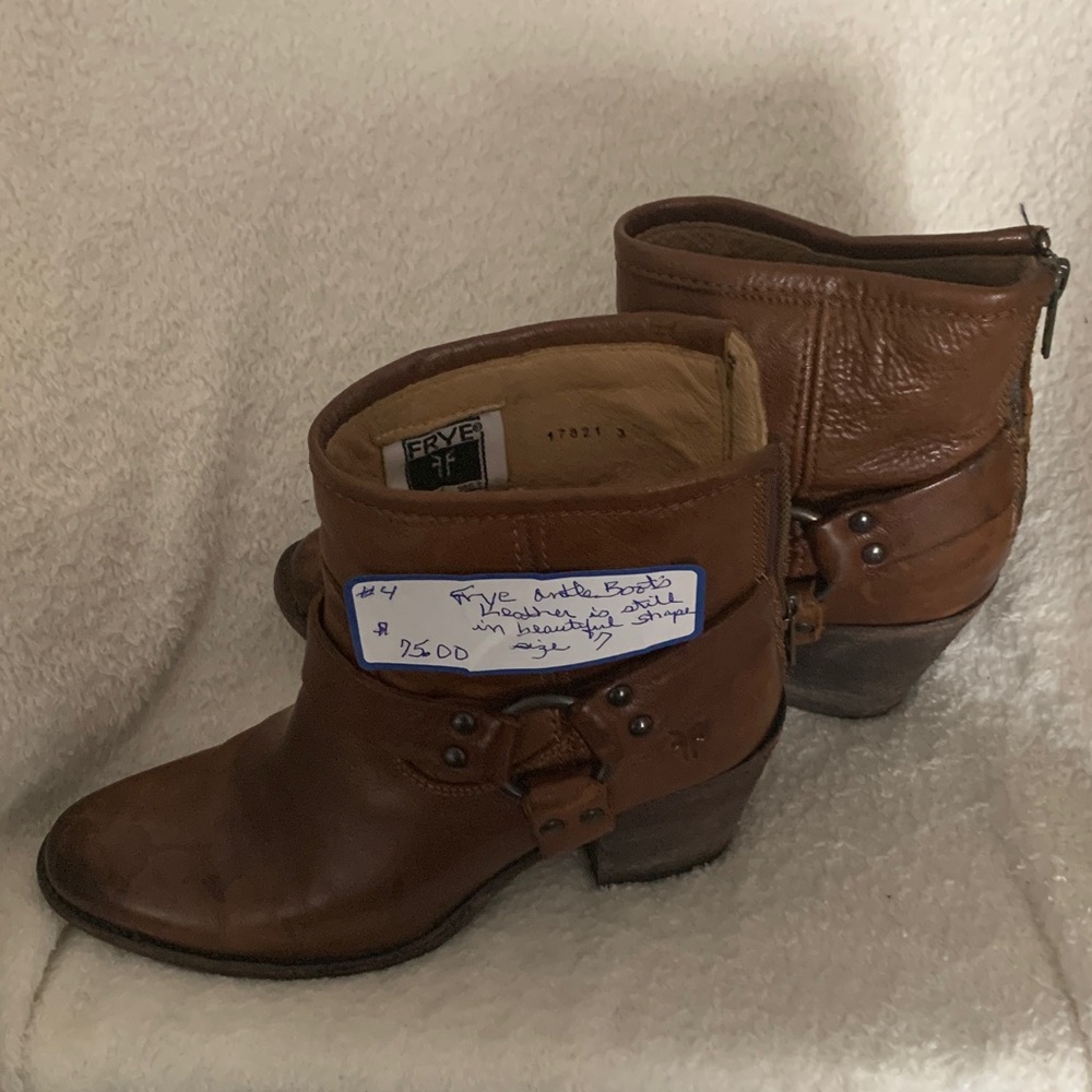 Frye Women's Tan Leather Ankle Booties beautiful boots that never get old.